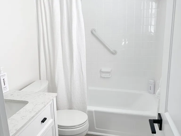 3220 NE 10th St #12 — Photo 7