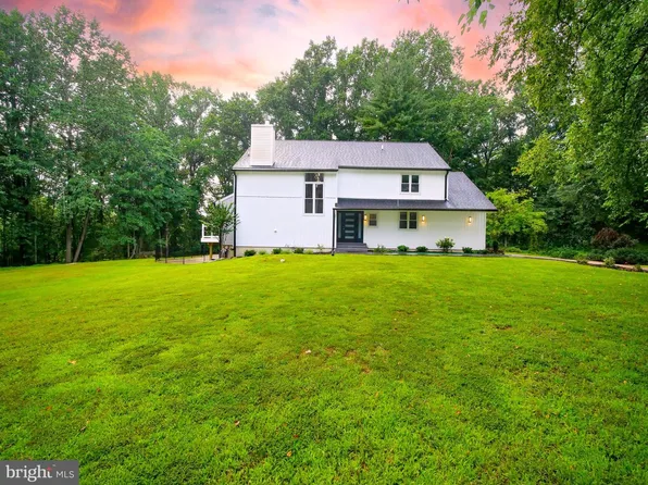 1375 Pond View Ln, Newtown Square, PA 19073