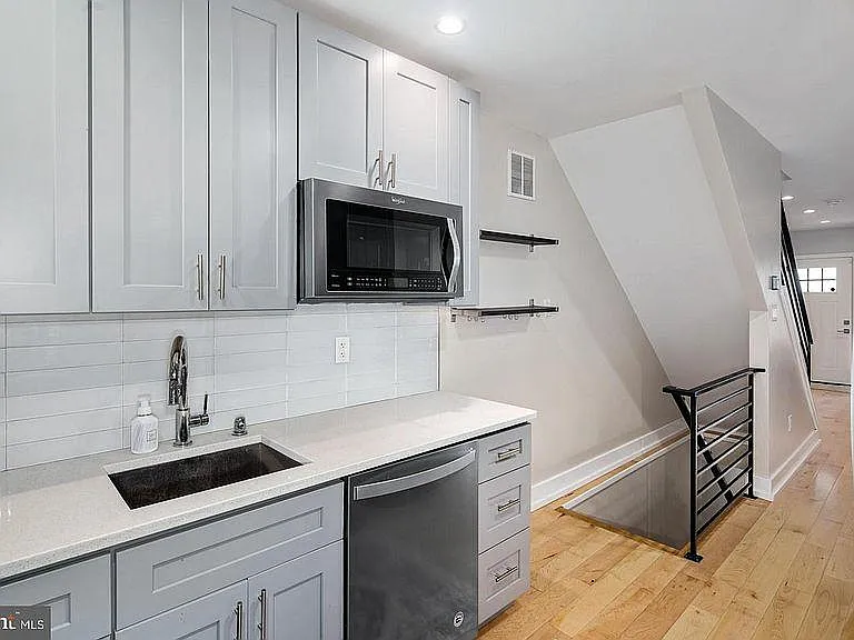 1407 S Ringgold St — Photo 2