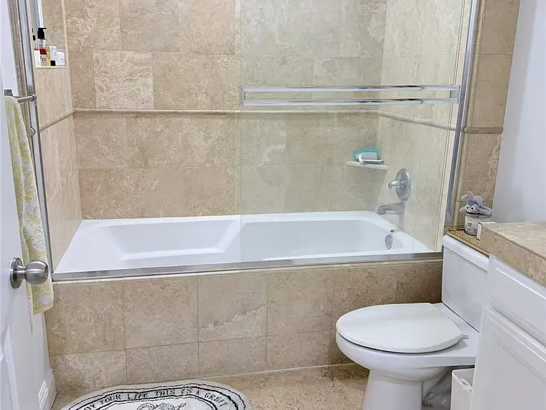 2125 S Bentley Ave #107 — Photo 18