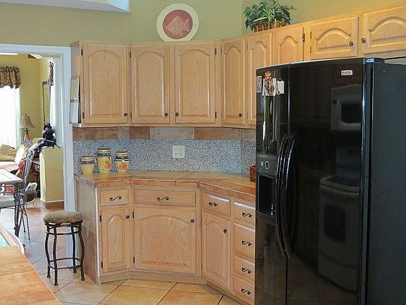 5th image of 1580 Carrington Ave