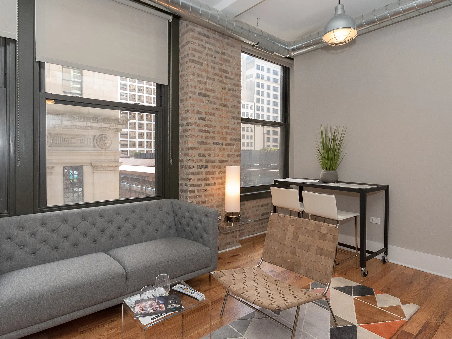 180 W. Adams — Photo 2