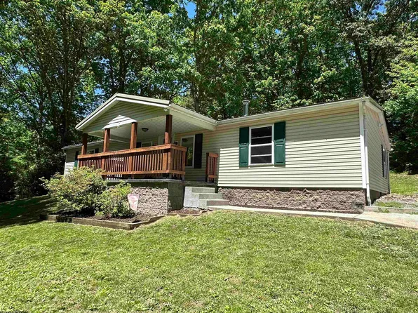 495 Oak Flat Rd, Masontown, WV 26542