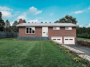 935 McKnight Rd, Indiana, PA 15701