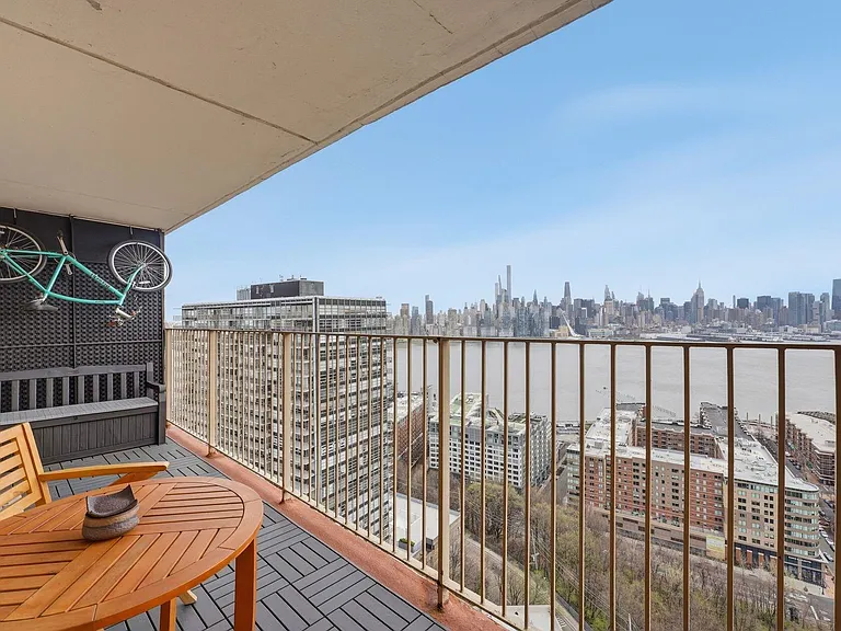 6040 Boulevard East #23F — Photo 16