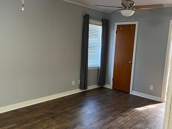 4th image of 131 Bruce Ave