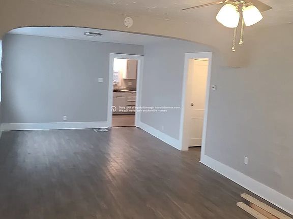 4th image of 207 N Middleboro Ave