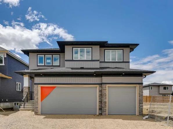 139 E Dawson Wharf, Mount Chestermere, AB T1X 2W3