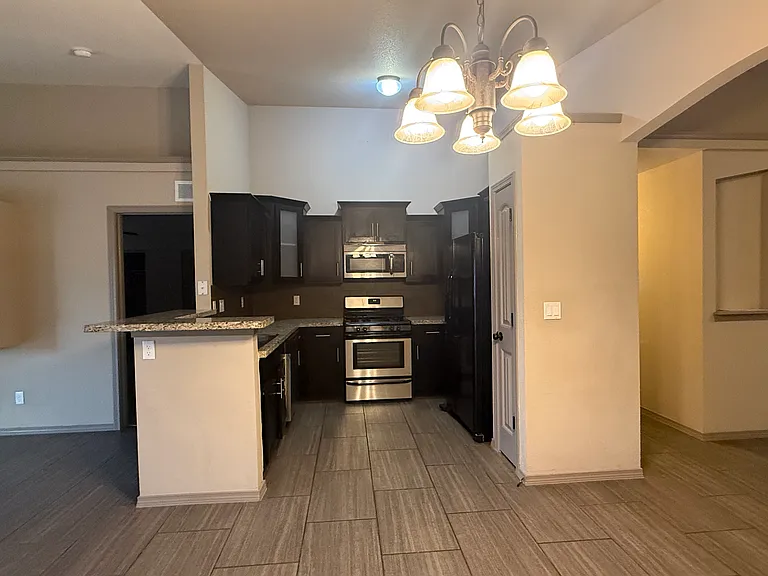 12744 Maria L Fernandez — Photo 3