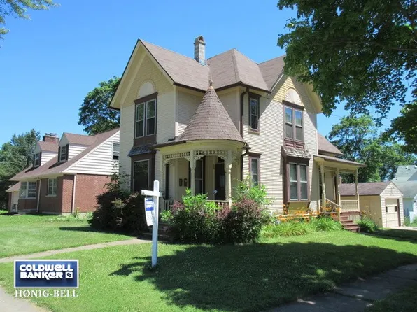 228 N Washington St, Carpentersville, IL 60110