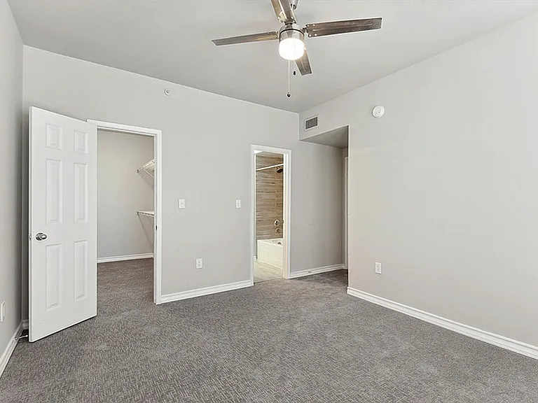 6307 Bluff Springs Rd — Photo 10