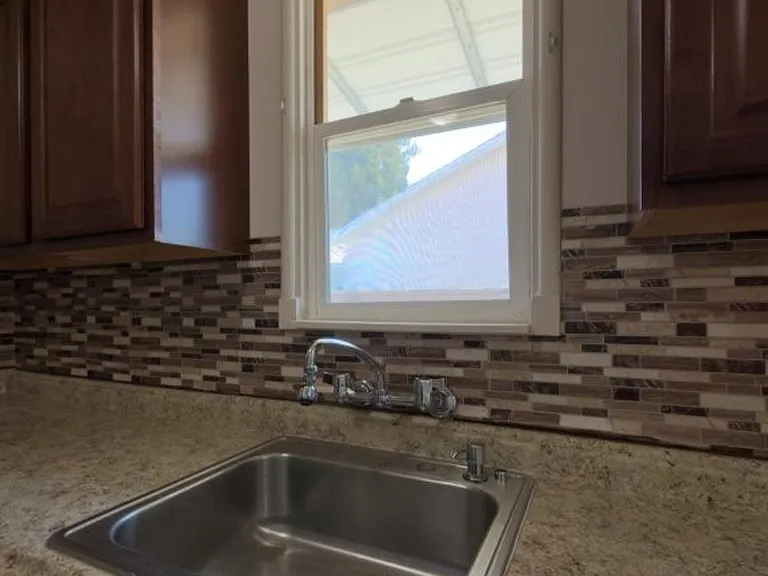 2670-2672 Adrian St — Photo 10