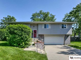 8530 Western Ave, Omaha, NE 68114