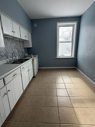 320 Main St Photo 1