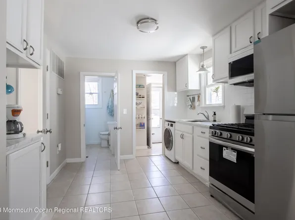 51 Ocean Ave, Middletown, NJ 07748