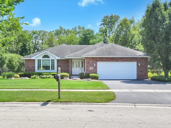 8905 Brown Dr, Frankfort, IL 60423