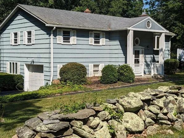 26 Eagle Ridge Drive, Ledyard, CT 06335