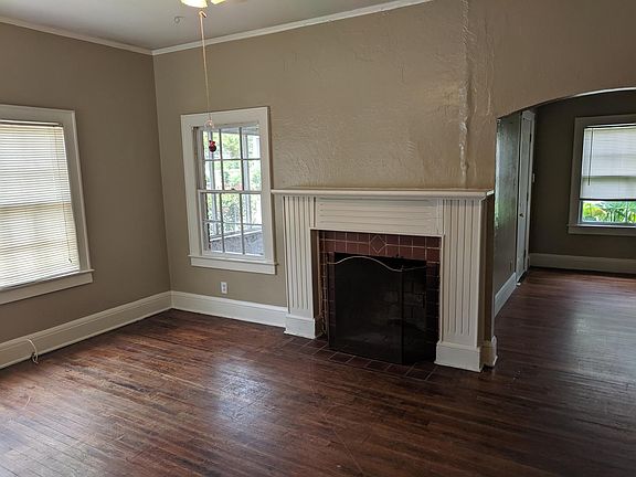 2nd image of 1714 Belle Vue Way