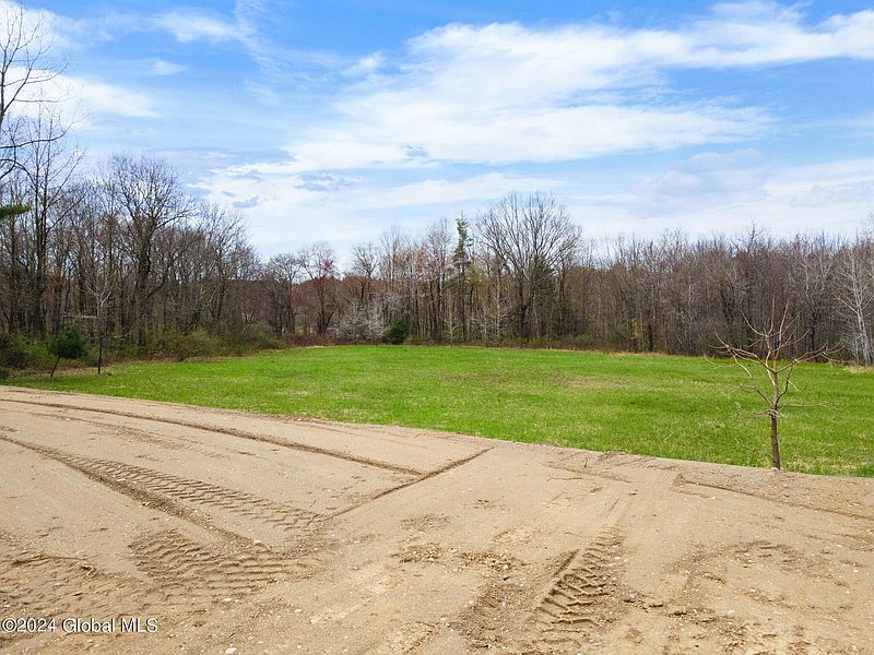 4th image of 181 Springer Road