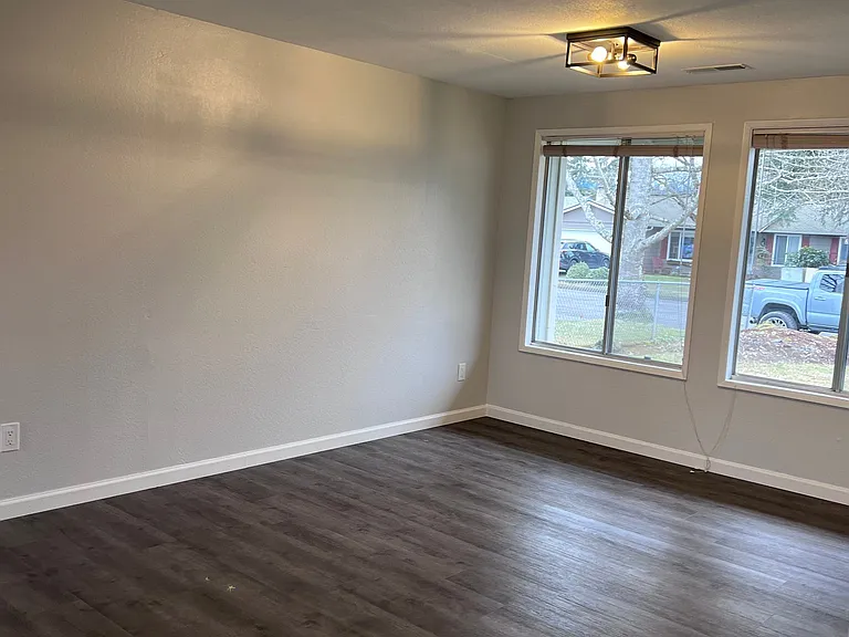 2436 La Jolla Dr NW — Photo 5