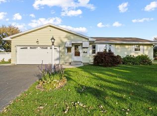 42 Alhambra Dr, Rochester, NY 14622