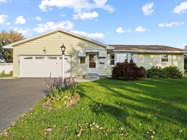 42 Alhambra Dr, Rochester, NY 14622