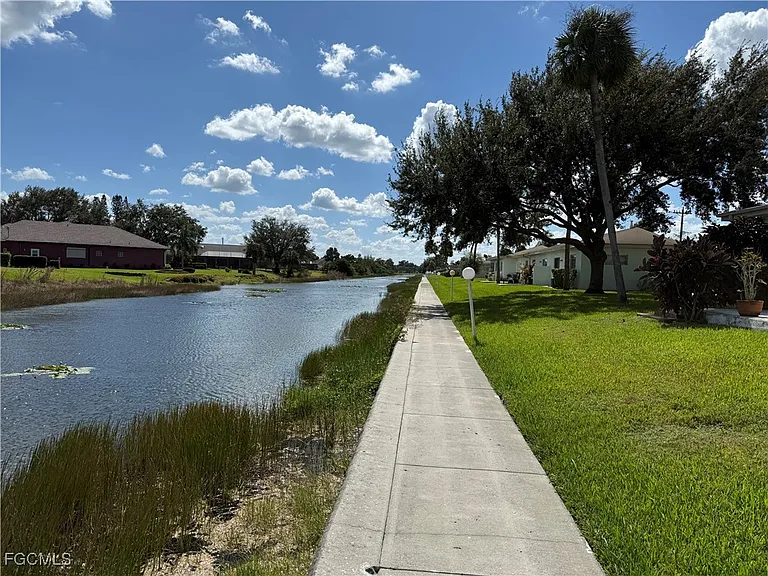 738 Joel Blvd — Photo 11