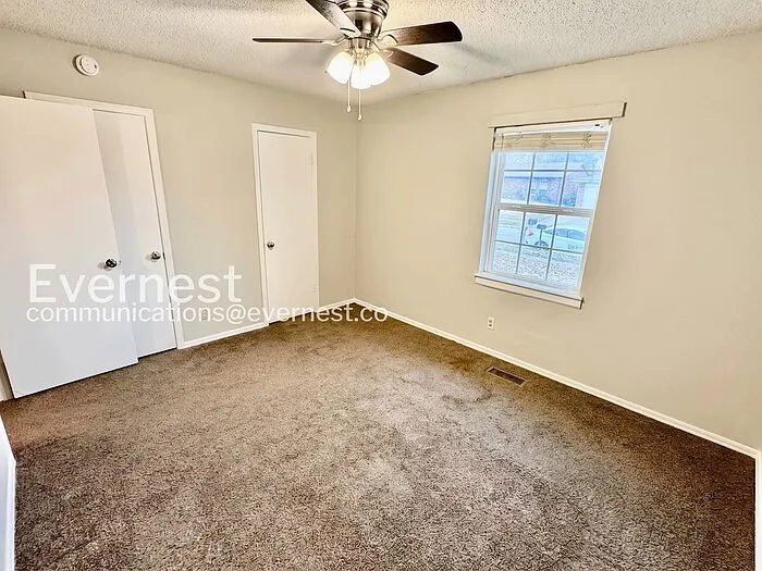 1756 S Pine Ave — Photo 18