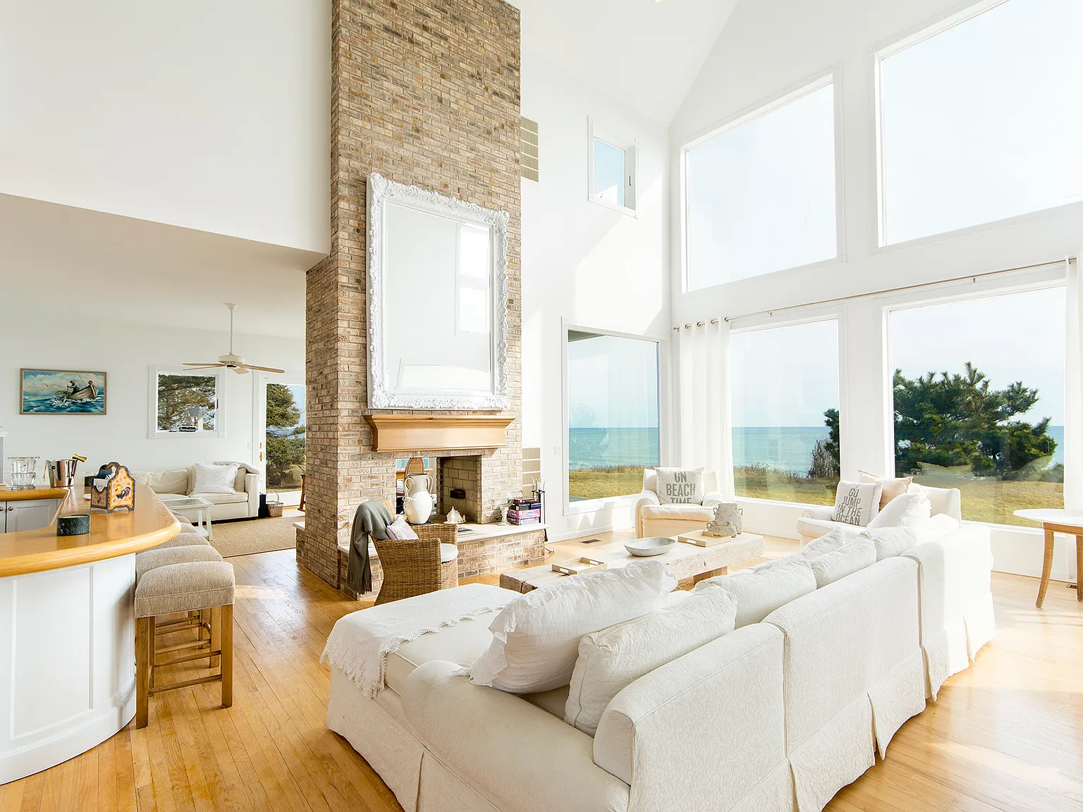 Montauk Oceanfront Home Plus Membership to Montauk Lake Club — Photo 2