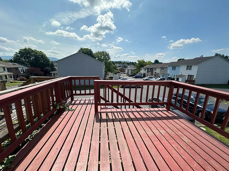 1047 Blue Ridge Dr — Photo 19