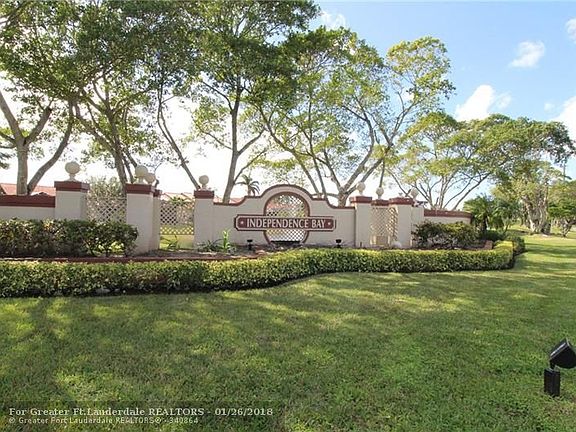 5th image of 93 Centennial Ct #93