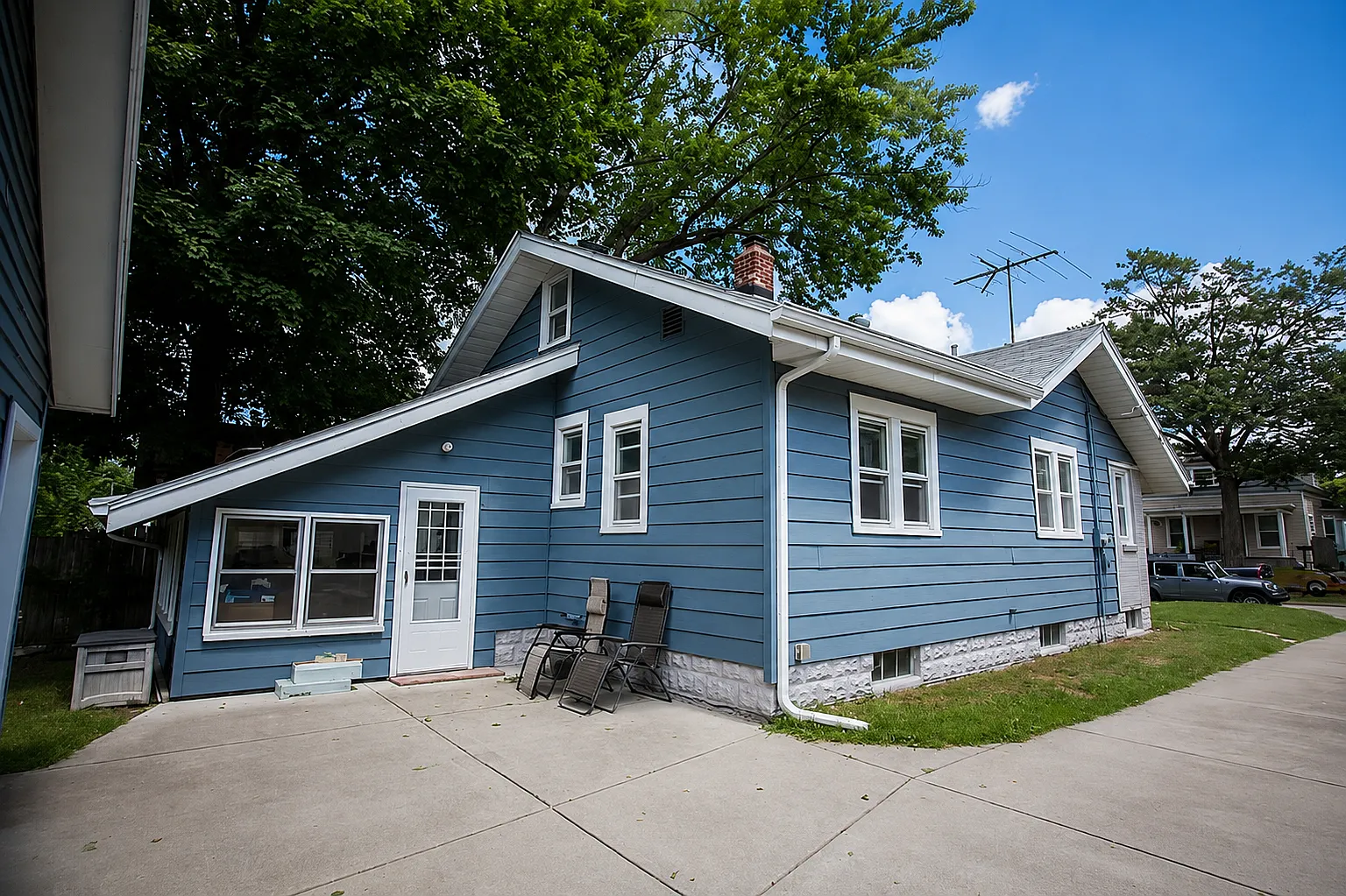 2 bed, 1.0 bath, 880 sqft, $2,200 — Photo 3
