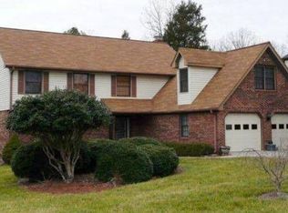 4303 Oak Hollow Dr, High Point, NC 27265