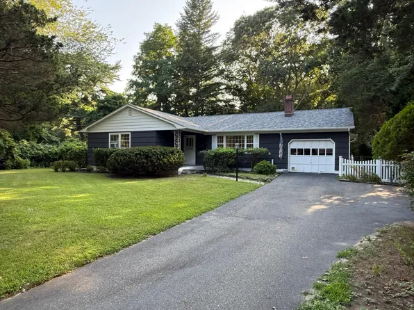 88 Westfield Road, Coram, NY 11727