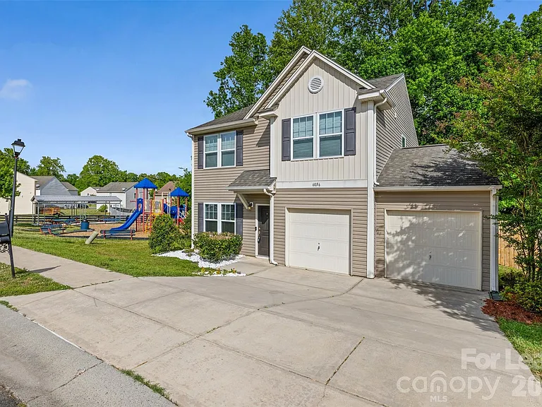6056 Shamrock Green Dr — Photo 24