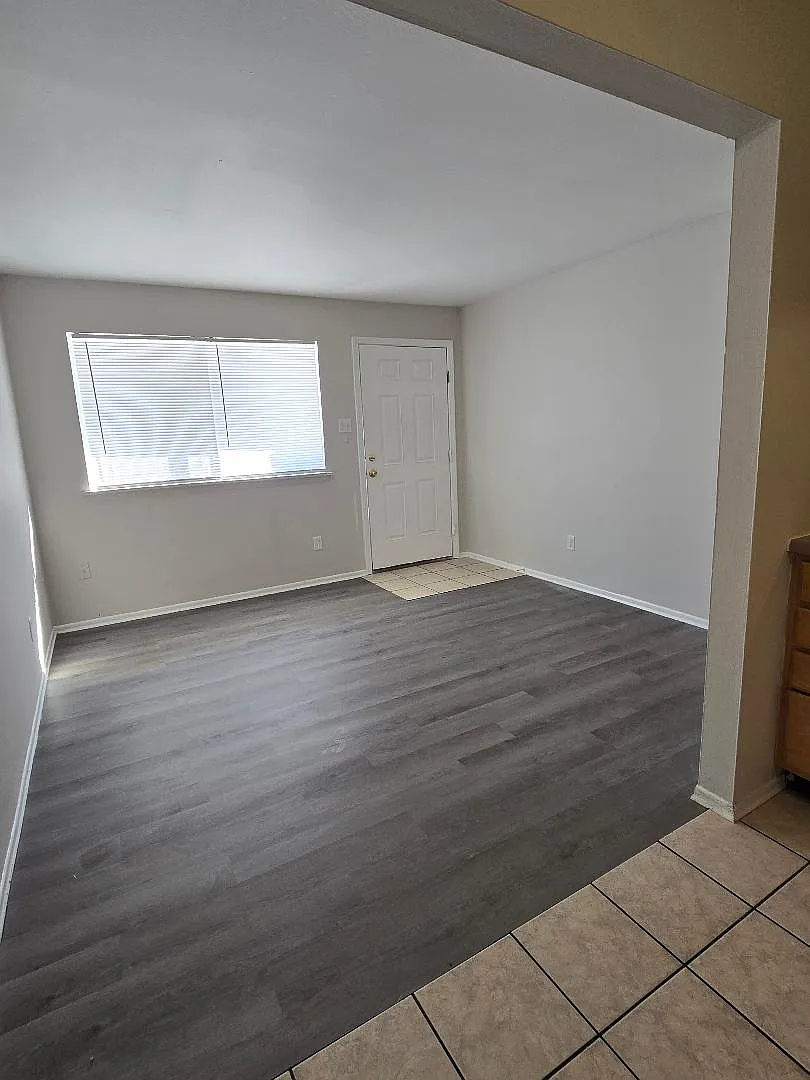 Building Photo - 9927 Bonby Walk