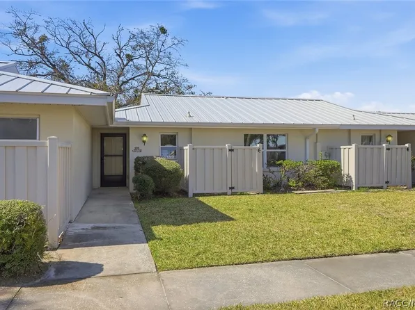 11597 W Kingfisher Ct, Crystal River, FL 34429