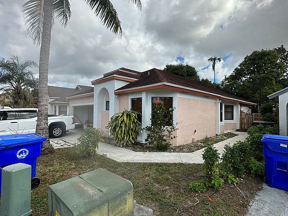 4th image of 622 Laurel Way