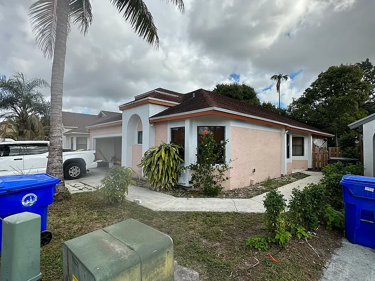 622 Laurel Way — Photo 4