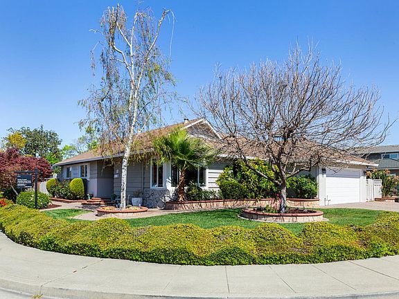 2nd image of 739 Cornell Dr