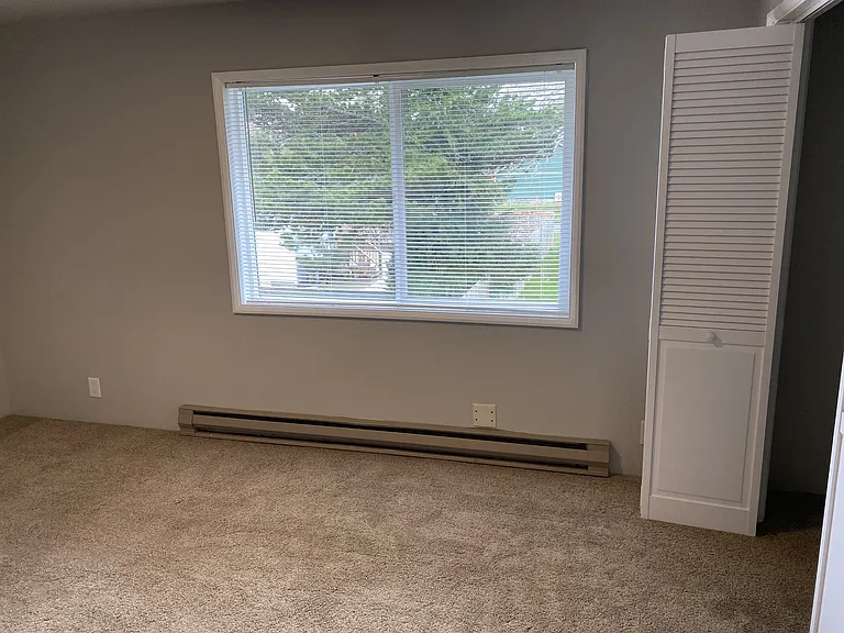 210 W Pacific Ave — Photo 5