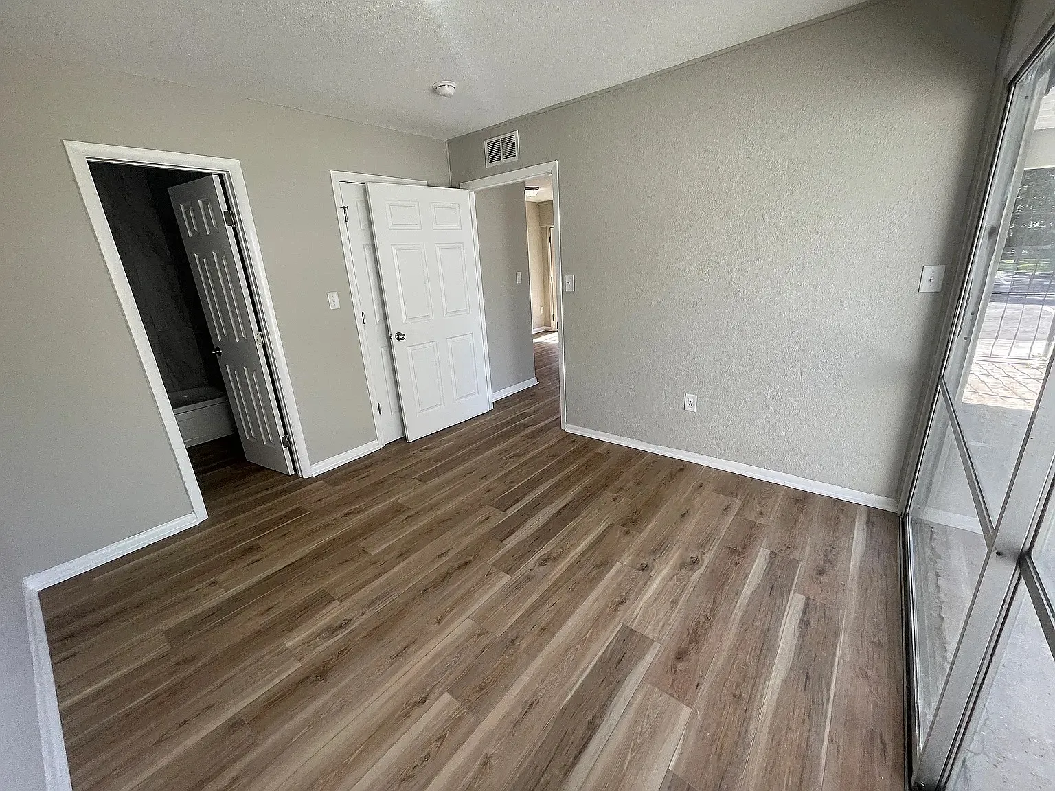 1 bed, 475 sqft, $1,049 — Photo 4