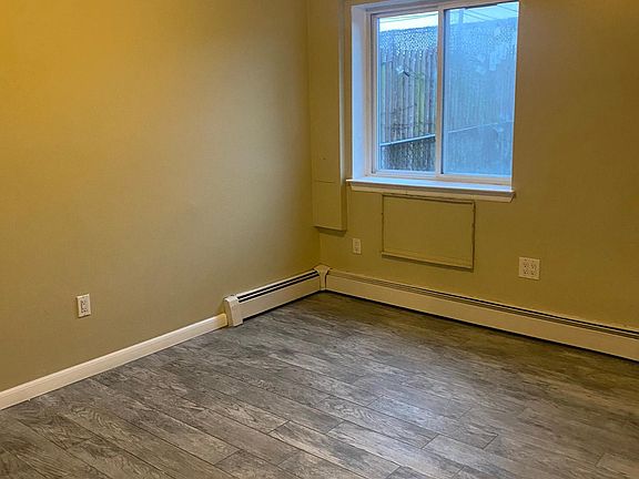 2nd image of 2705 Gifford Ave Floor 1