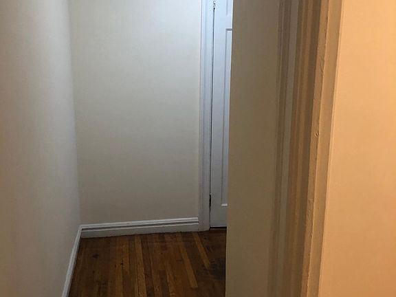 4th image of 2719 Sedgwick Ave #2A