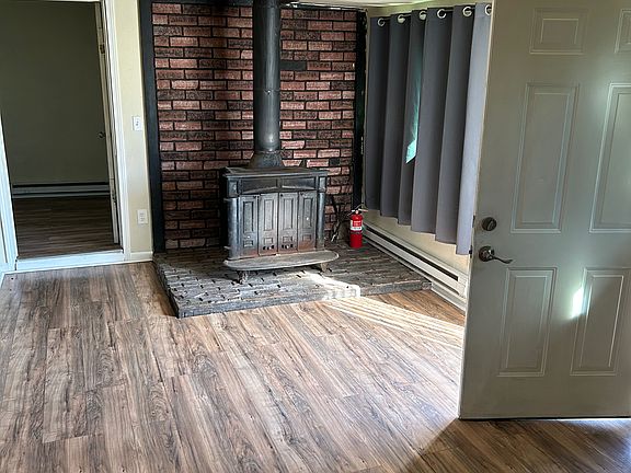 2nd image of 14189 Uhl Ave