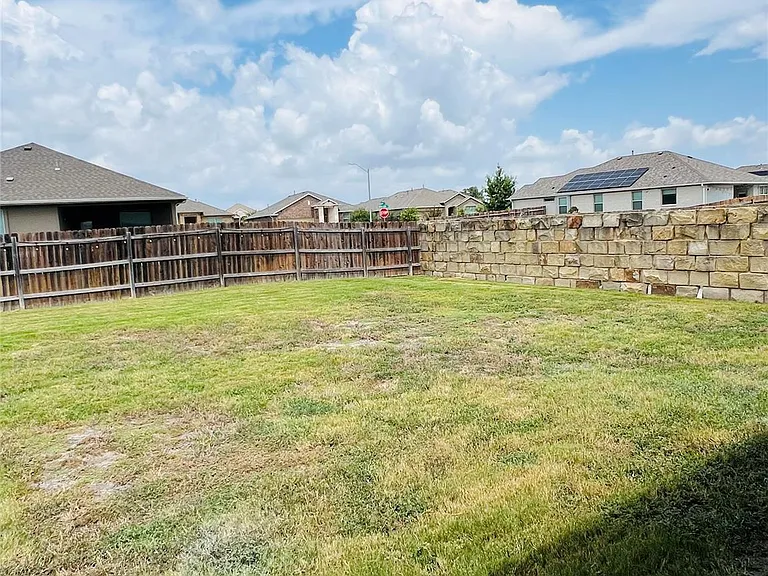 16901 Aventura Ave — Photo 26