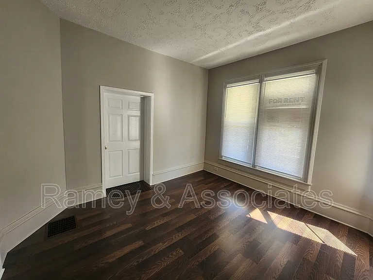 1842 Bolling Ave — Photo 11