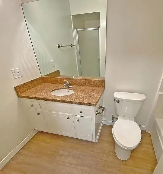 118 S Wetherly Dr — Photo 11