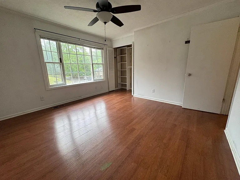 129 Eaglewood Way — Photo 9