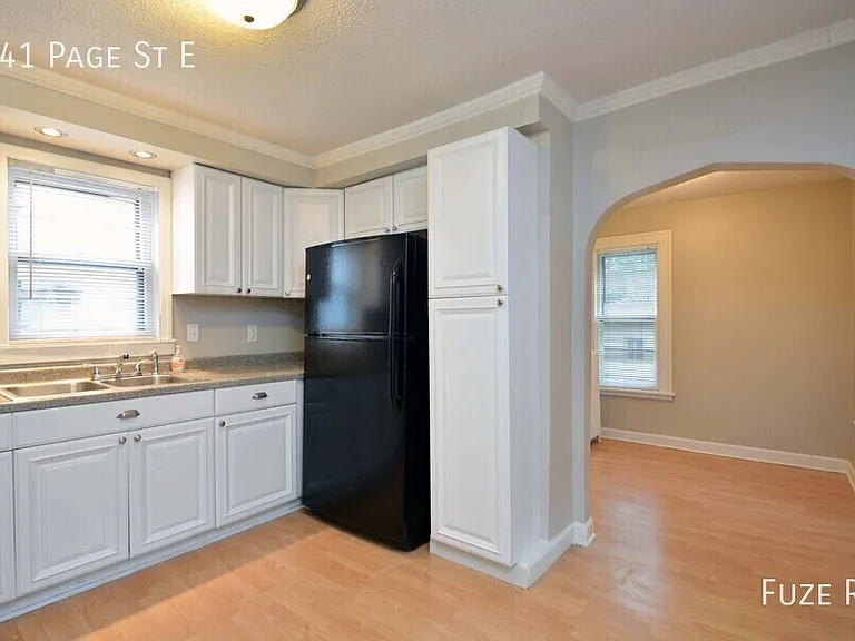 241 Page St E — Photo 15